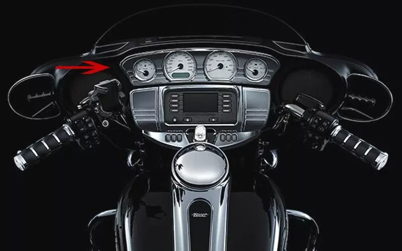 Kuryakyn Tri Line Gauge Trim for '14-UpElectra Glides, Street Glides, Trikes -Chrome(ea)