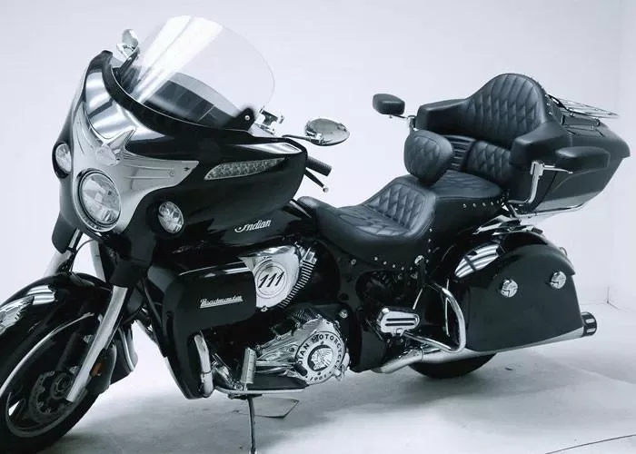 Mustang Passenger Armrest Side Panels for '15-Up Indian Roadmaster - White Thread