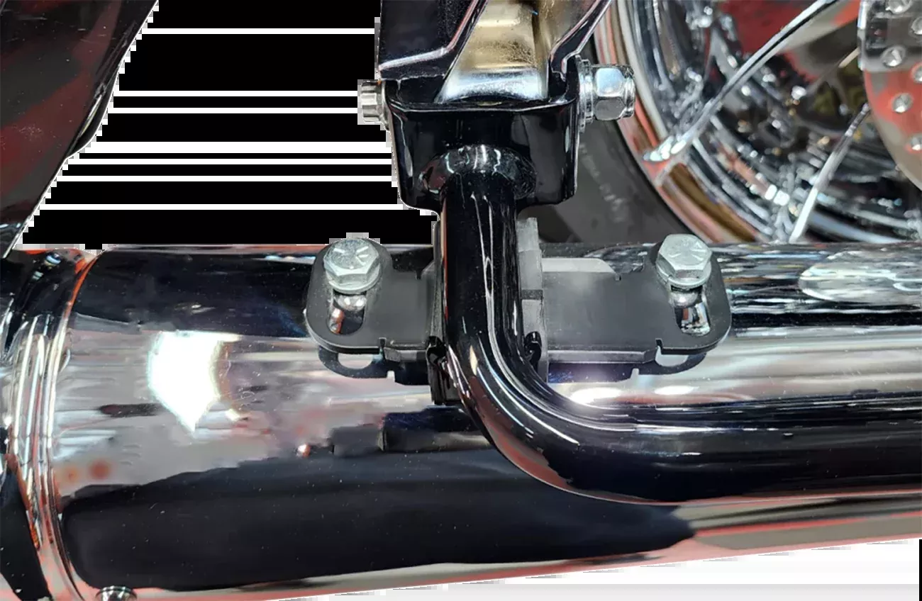 Paul Yaffe Bagger Nation Straight Pipe Adjustment Exhaust Brackets Allows for the ability to center your dual exhaust properly within the exhaust ports of your stretched fender and bags