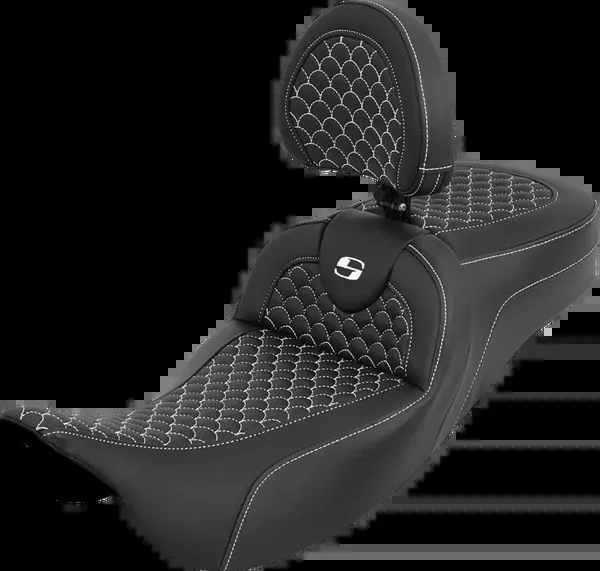 Saddlemen Extended Reach Roadsofa™ Seat – Dragon Scale – White Stitch – With Backrest – Touring ’08-’25