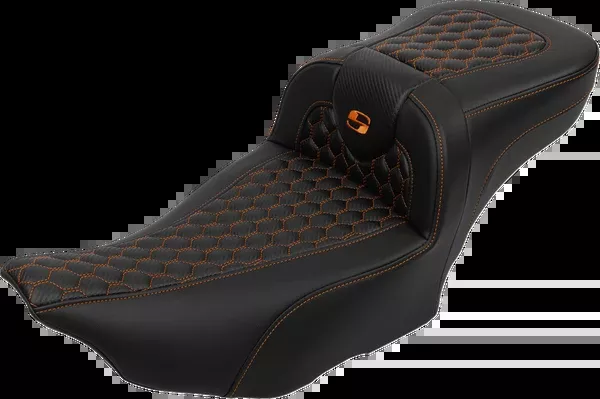 Saddlemen Roadsofa™ Extended Reach Seat – With Backrest – Honeycomb – Orange Stitch – FLTR/FLHX ’23-’24