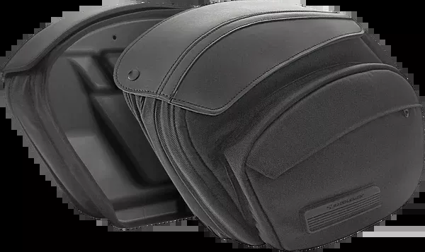 Saddlemen Saddlebags – M8 Softail