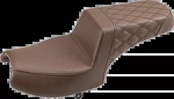 Saddlemen Step-Up Seat – Front Smooth/Rear Lattice Stitch – Brown – Challenger