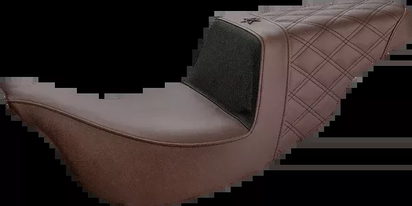 Saddlemen Unknown Industries Seat – Carbon Fiber/ Gripper/Rear Lattice Stitch – Brown – FL ’08-’23